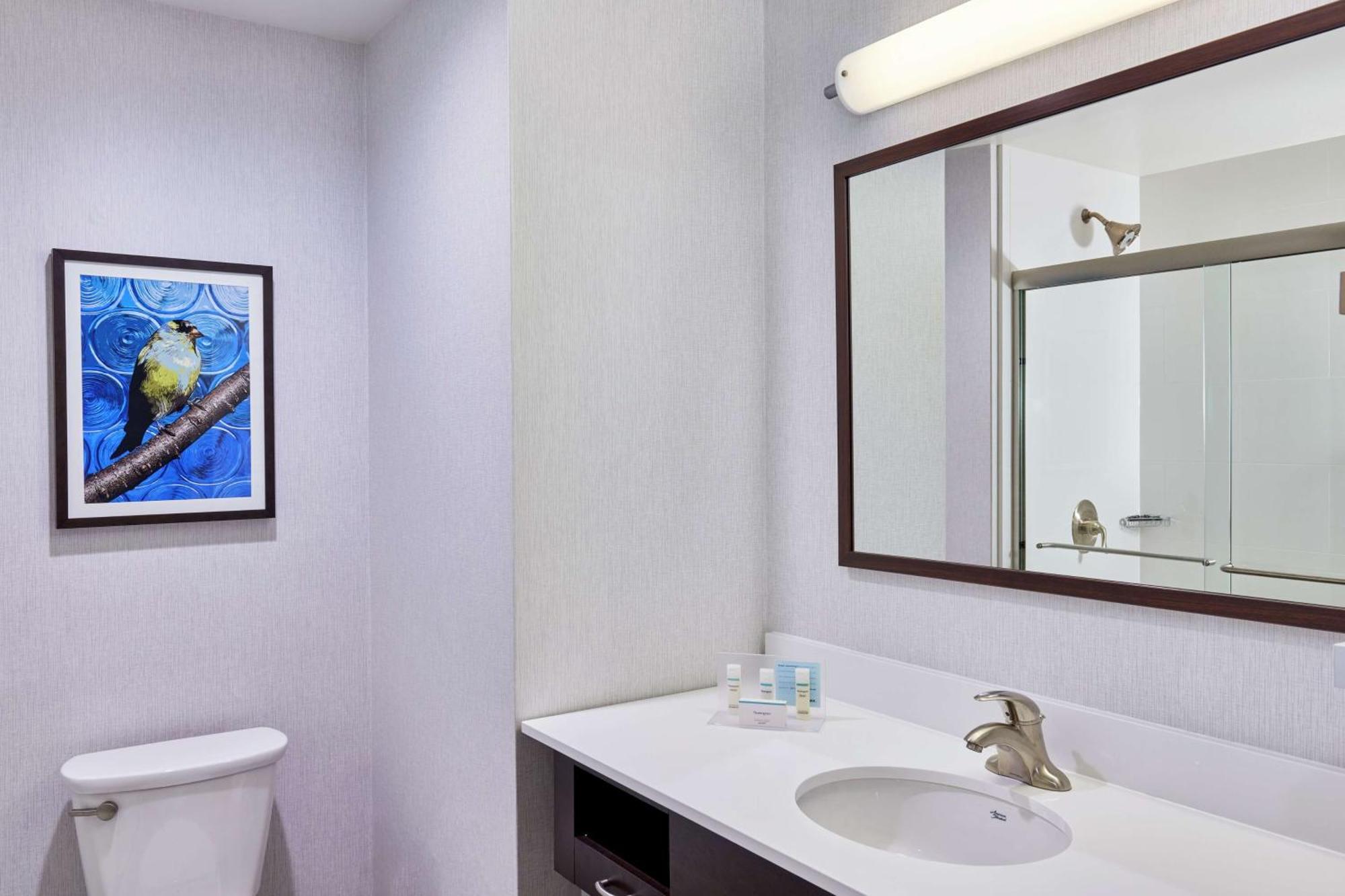 Hampton Inn & Suites Teaneck/Glenpointe Esterno foto