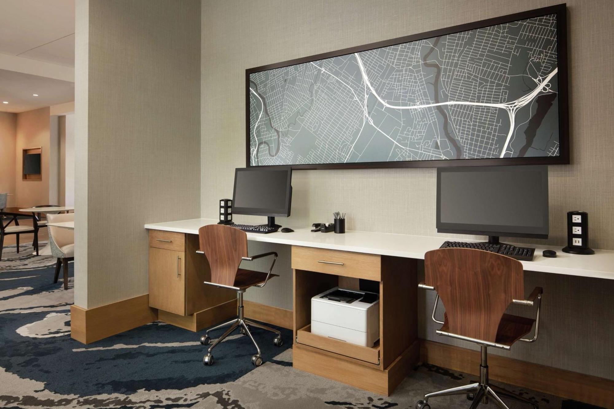 Hampton Inn & Suites Teaneck/Glenpointe Esterno foto