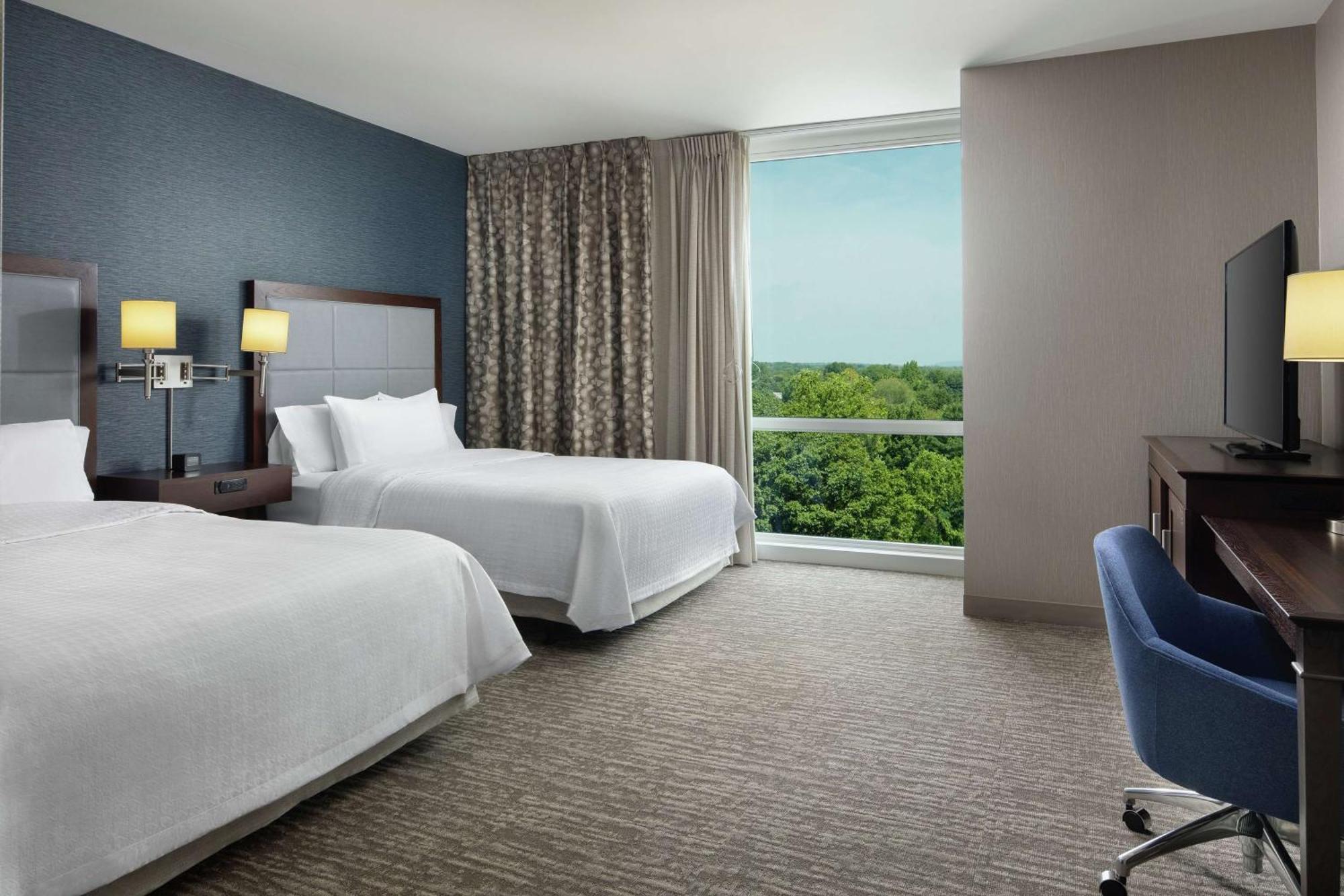 Hampton Inn & Suites Teaneck/Glenpointe Esterno foto