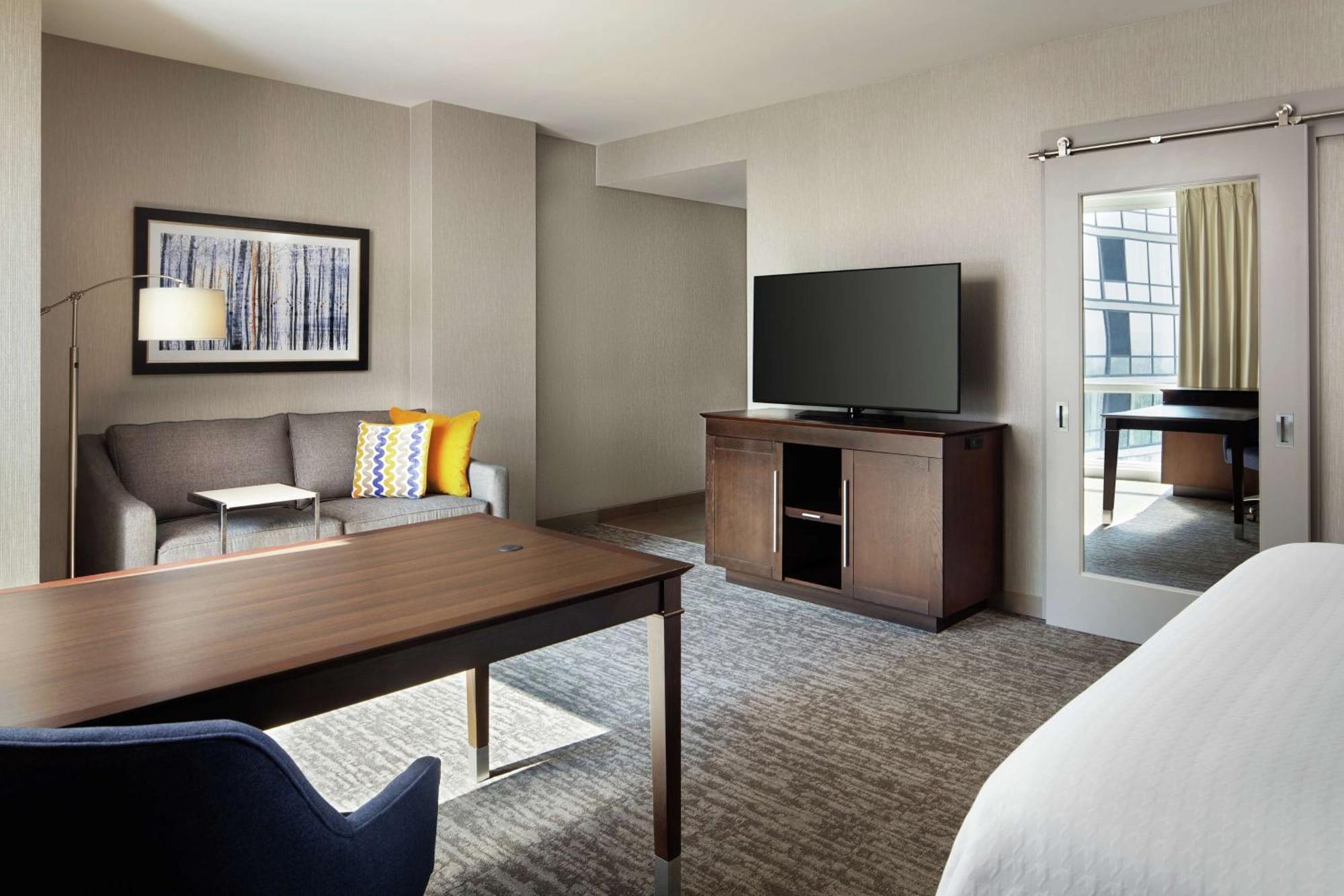 Hampton Inn & Suites Teaneck/Glenpointe Esterno foto