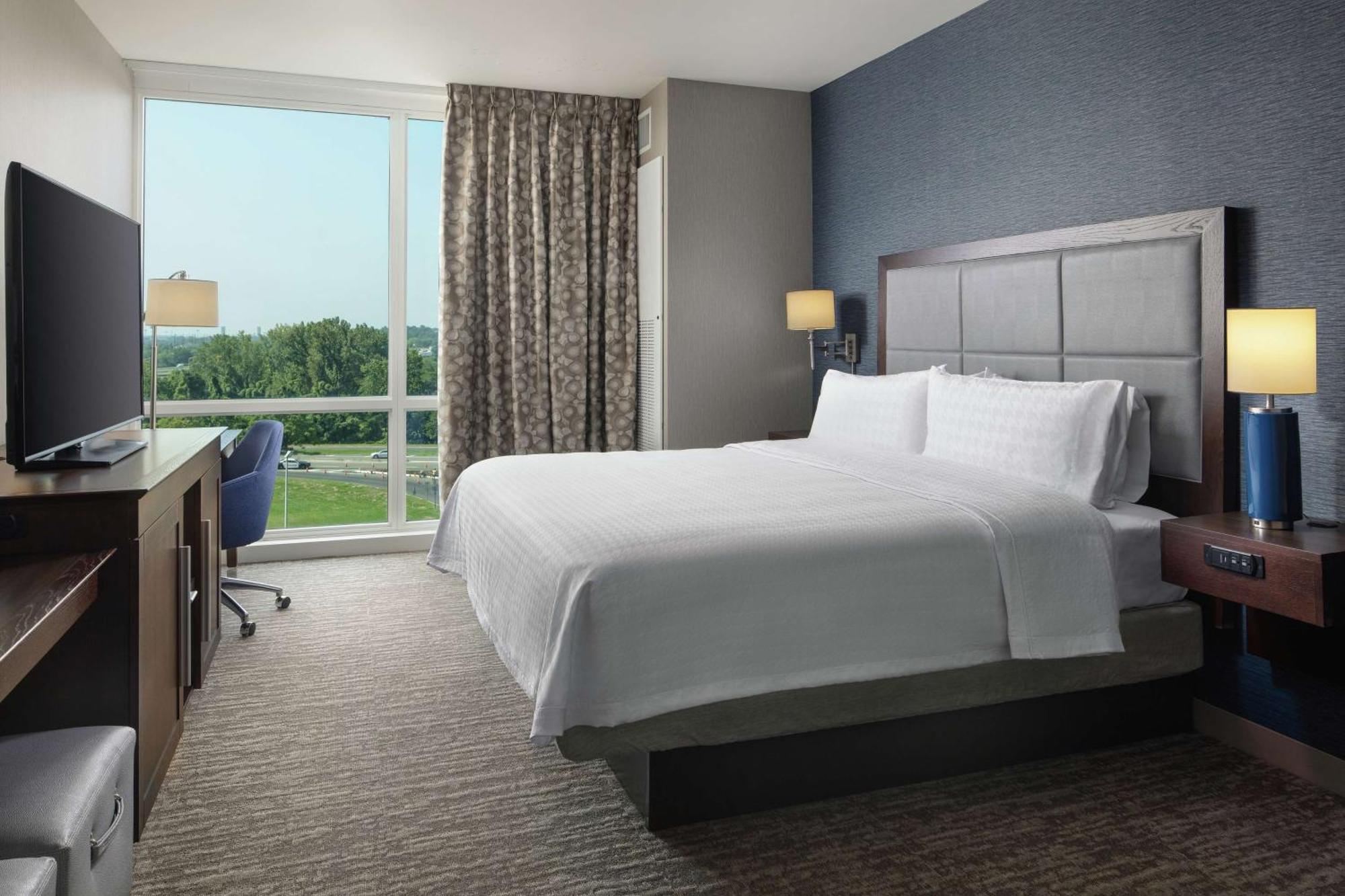 Hampton Inn & Suites Teaneck/Glenpointe Esterno foto