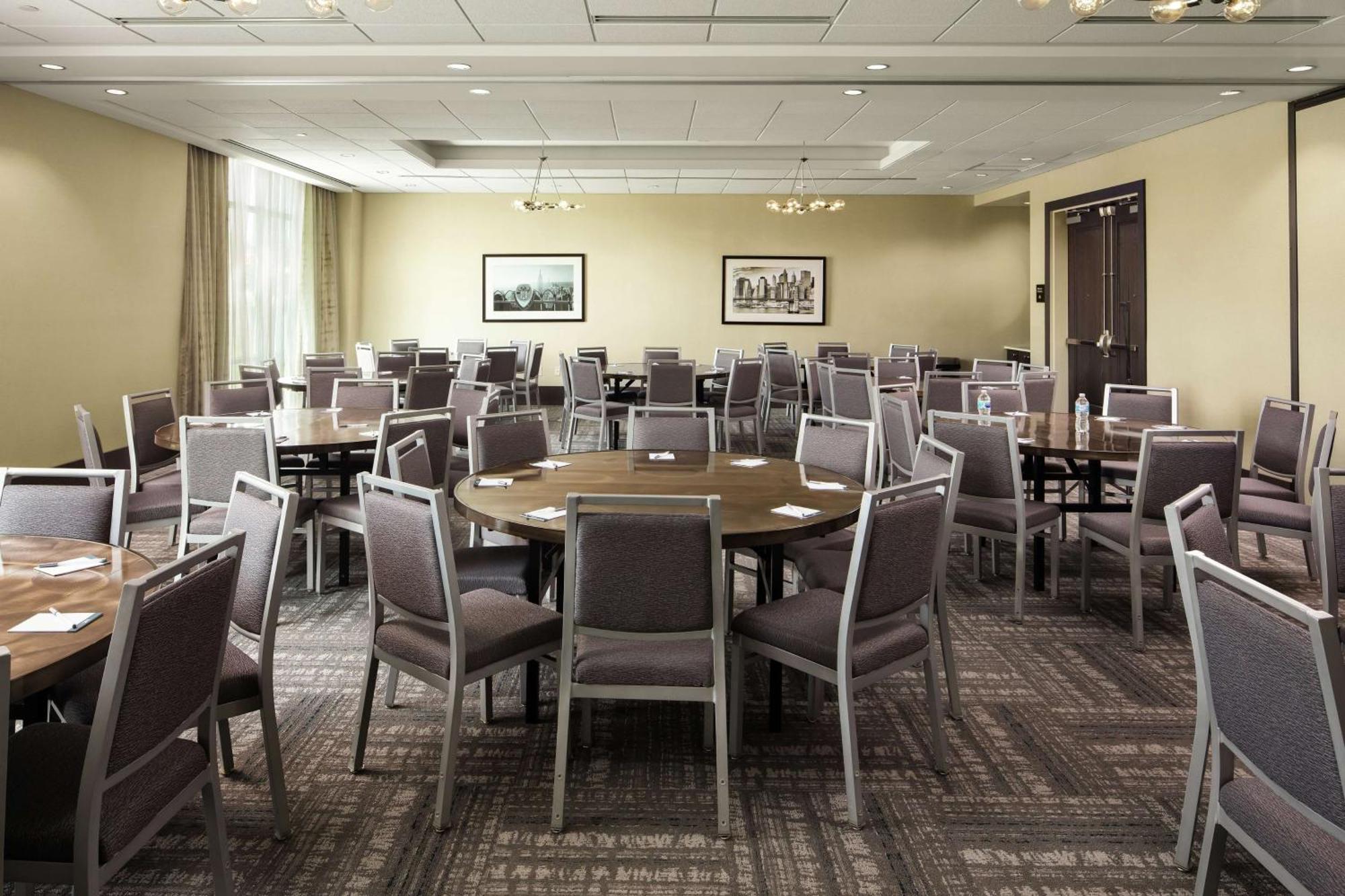 Hampton Inn & Suites Teaneck/Glenpointe Esterno foto