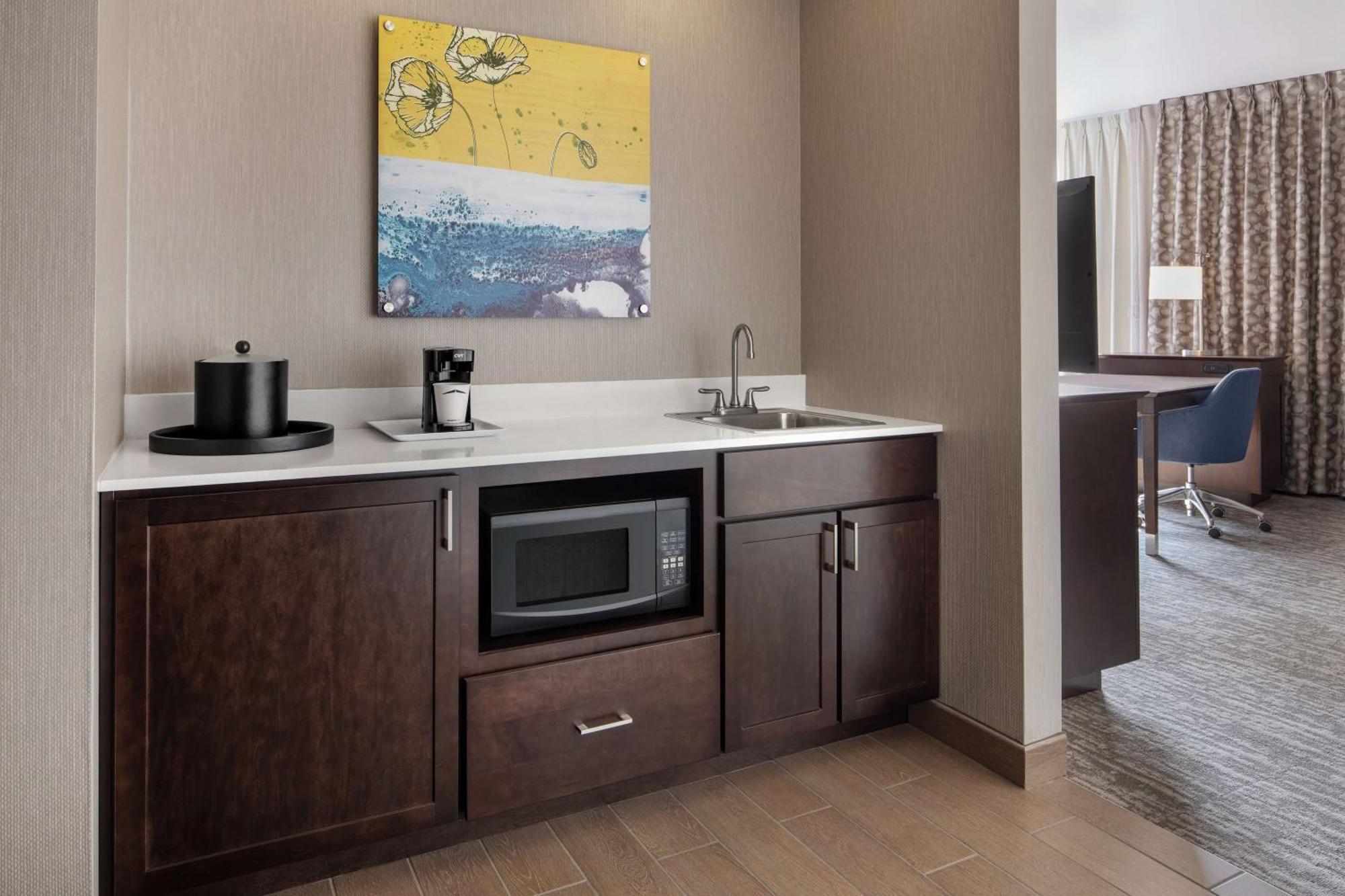 Hampton Inn & Suites Teaneck/Glenpointe Esterno foto