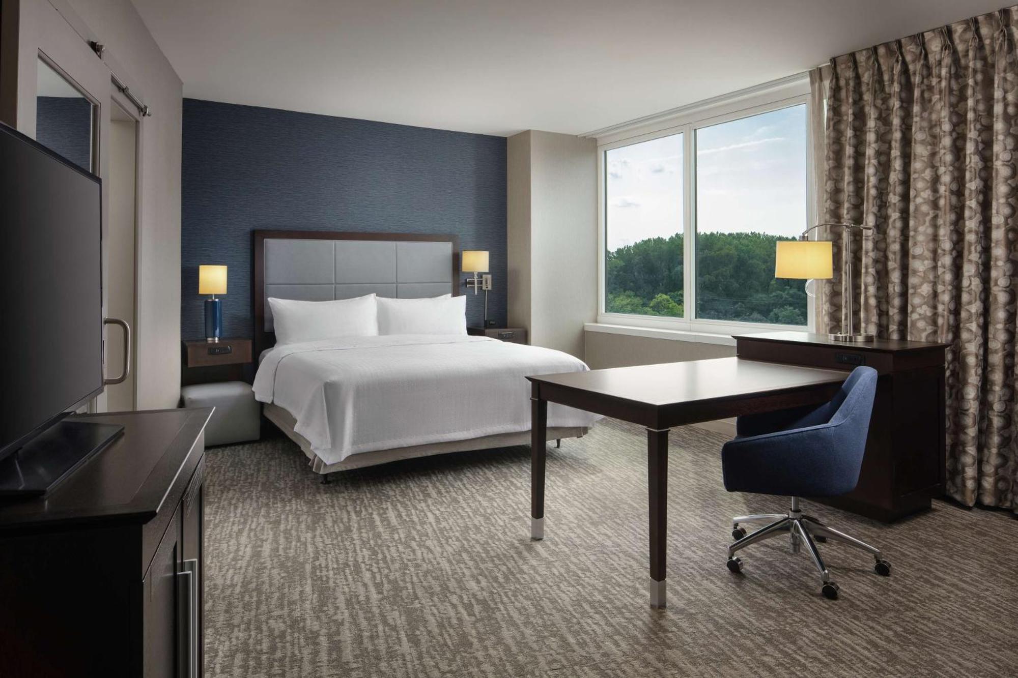Hampton Inn & Suites Teaneck/Glenpointe Esterno foto