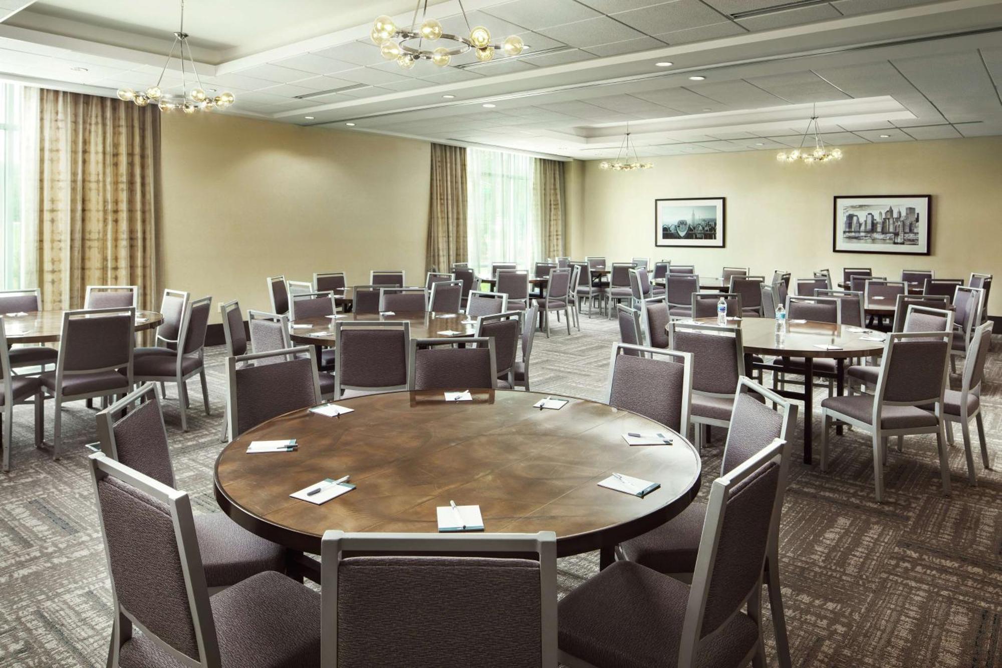Hampton Inn & Suites Teaneck/Glenpointe Esterno foto