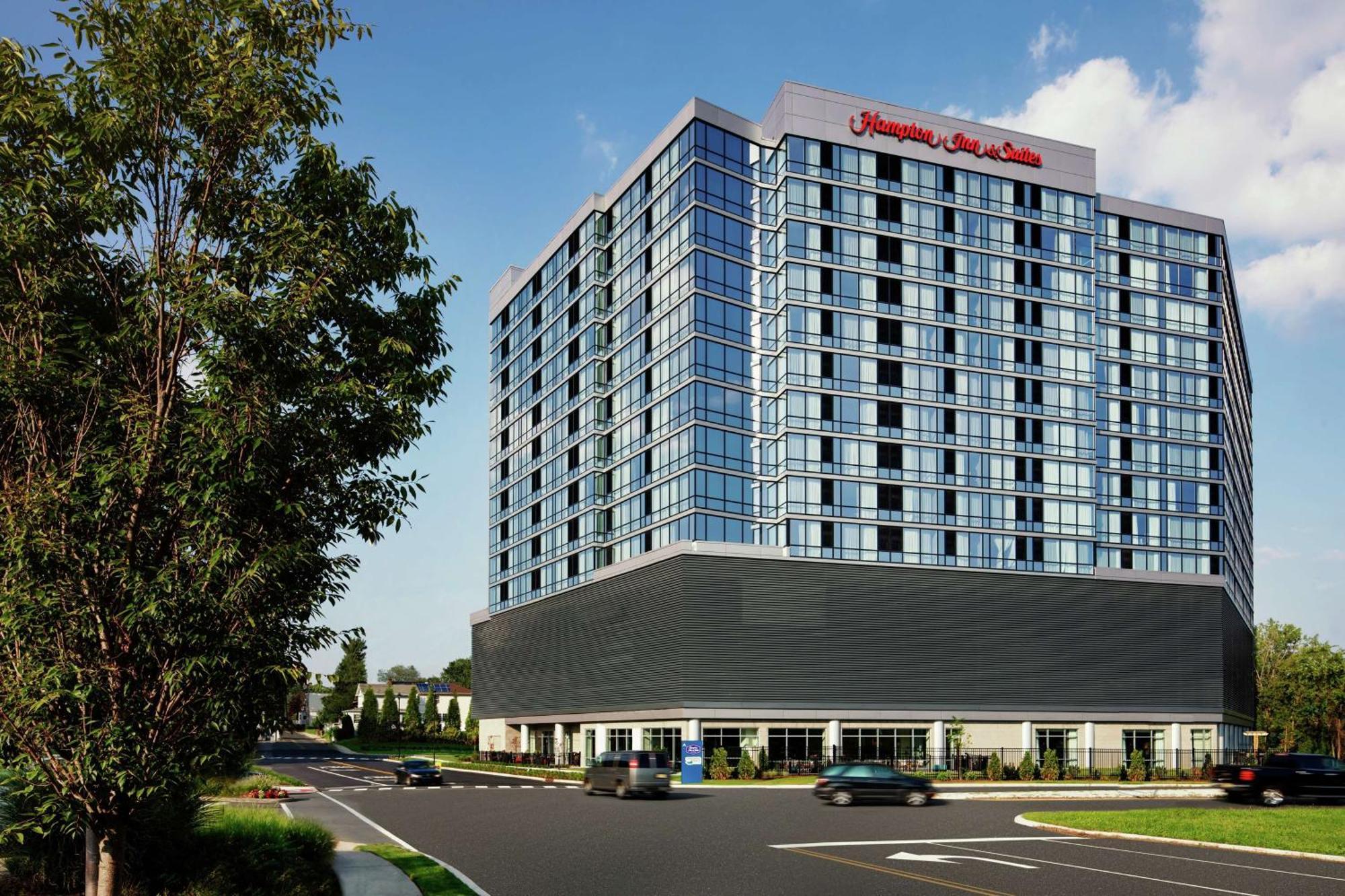 Hampton Inn & Suites Teaneck/Glenpointe Esterno foto